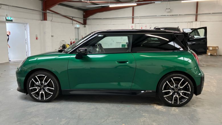 MINI Cooper 135kW E Sport [Level 2] 41kWh 3dr Auto Electric Hatchback